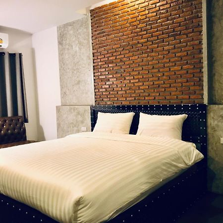 Pimchanok Resort Phetchaburi Bagian luar foto