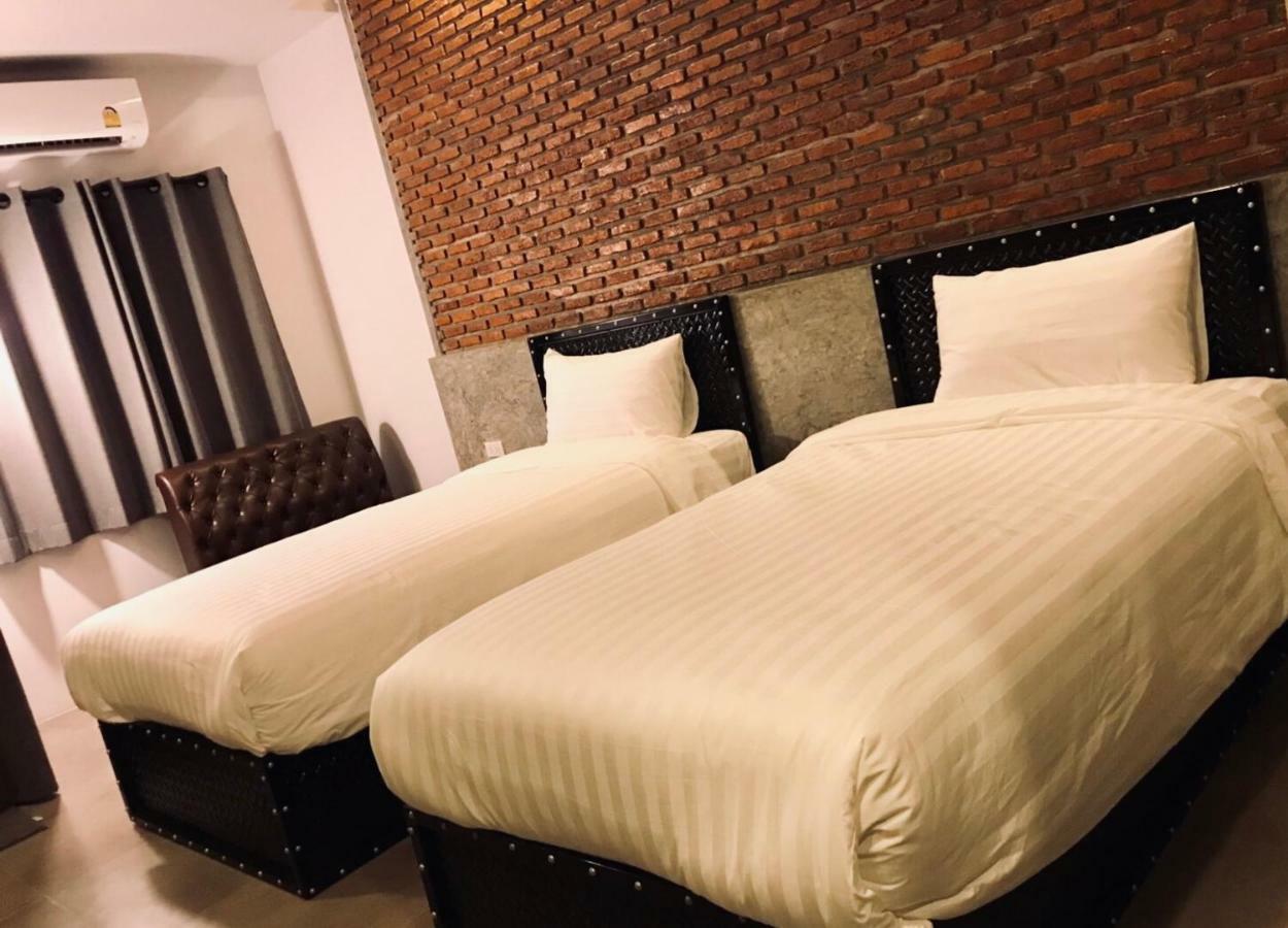 Pimchanok Resort Phetchaburi Bagian luar foto
